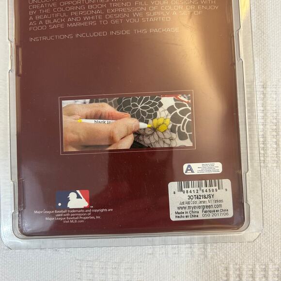 New York Yankees Ceramic Jersey Color Me Ornament With Markers Bronx Bombers TSA - Picture 8 of 9